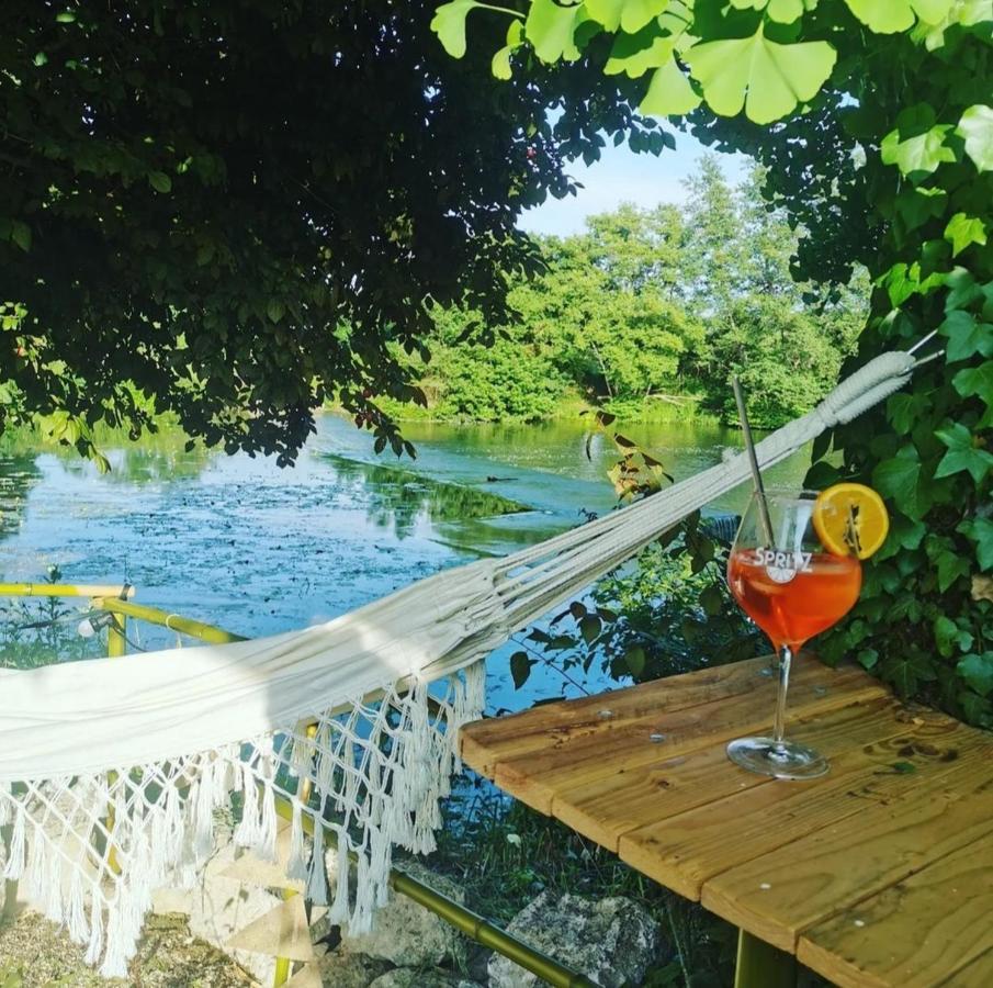 Moulin De Monpoisson Bed & Breakfast Le Puy Exterior foto