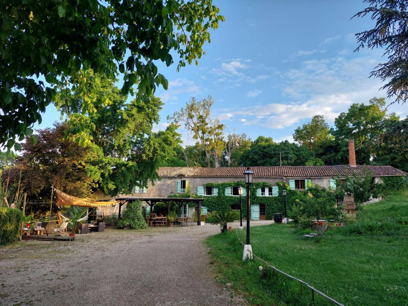 Moulin De Monpoisson Bed & Breakfast Le Puy Exterior foto